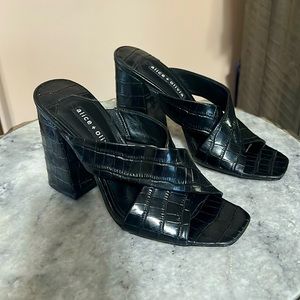 Alice & Olivia peggy mule sandal black croc emboss leather block heel size 7